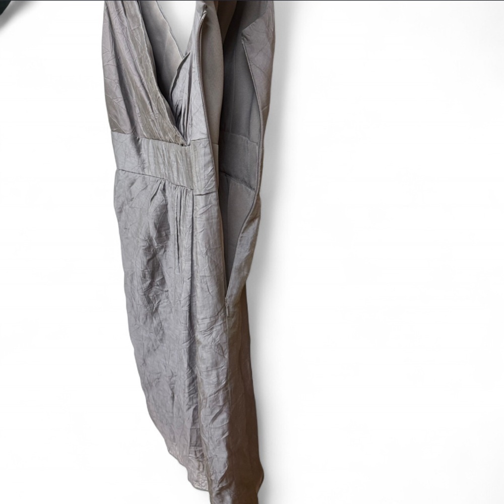 Suzi Chin for Maggy Boutique Taupe Crinkle Metallic V-Neck Cocktail Dress - Picture 9 of 10